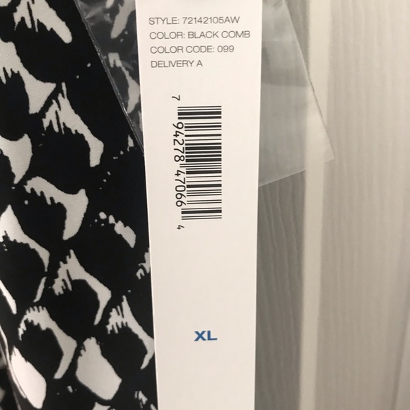 DKNYC Blouse - Picture 7 of 9